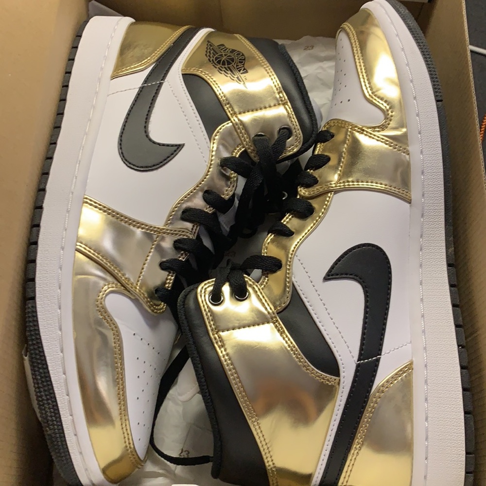 I bought them and don’t wear them - Picture 2 of 4